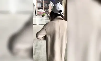 blowjob kecantikan topi puncak dalam kereta, pendedahan membeli-belah, bogel dalam bilik fitting (3)