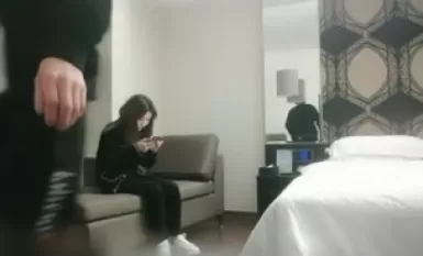 利利坚辛苦高品质探花，搞得太猛妹子被操哭，大奶颜值美女返场，往死里爆插小穴