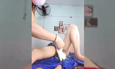 stripchat [Dawn_hope] 越南按摩技师在顾客脚上喷水