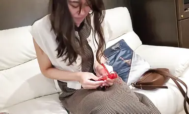 fc2-ppv-4755237 大量潮吹きをして連続中イキでアヘ顔になる欲求不満な奥様。主人の勤務中に他の男性で快楽を求めダメと言いながらも最後は生の他人棒で*宮奥を激しく突かれて****としてるカラダに大量****