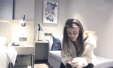 Em gái bán thời gian, không quá gợi cảm, nhưng biết cách chơi đùa, liếm lồn, sờ mó, cưỡi ngựa và quan hệ mạnh bạo