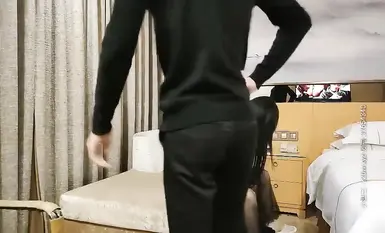 极品爵士舞妹子，精致妆容，太顶了，翘起屁股扭屁股深喉口交后入晃动奶子