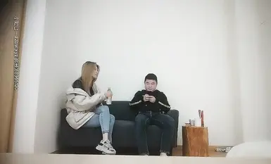 極品良家少婦，線上聊好約出來的，舔奶摸逼69交抬腿大力抽插猛操呻吟