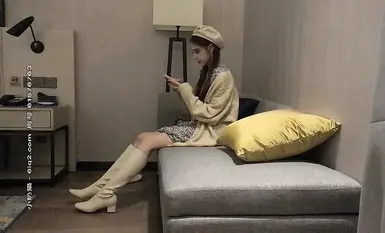 Cô gái trẻ chân dài, mảnh mai, hồng hào, ngôi sao internet nhỏ tuổi nhất, phải bị hạ gục, quan hệ tình dục bằng miệng, quan hệ tình dục cuồng nhiệt như lửa và la hét