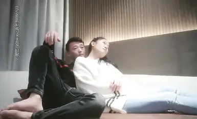 長腿御姐外圍，清純不失性感，長腿掰穴近距離拍攝口交大力猛操