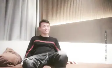 長腿御姐外圍，清純不失性感，長腿掰穴近距離拍攝口交大力猛操