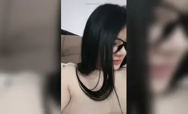 【色咖啡】大奶肥臀_眼镜骚母狗_连体黑丝网袜_狗链口塞_调教_无套骑乘_后入啪啪(8)