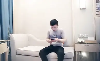 Love Xiaotian Tanhua bertemu dengan seorang gadis muda yang cantik dengan tatu lengan bunga