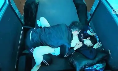 SONE-860 Nakipag-Selfie Kasama ang Kaibigan sa Isang Hot Spring Trip at Biglang Inatake ng Demonyo! Ang Selfie ay Naging Matingkad na POV na Panggagahasa! Saki Shirakami-1