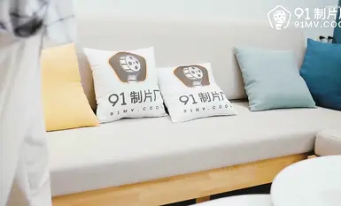 CUS-030 Gold-worshiping bitch wife / Riding and fucking her friend with big butt and