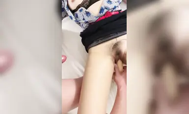 海南航空の客室乗務員、飛行機が着陸し、着替える間もなく金持ちの男にホテルに連れて行かれ、犯された