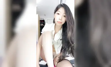 [Basah] rantai anjing jalang berkaki panjang yang melampau menjilat seluar dalam palam kasut tumit tinggi (17)