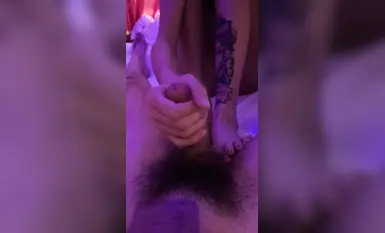 Foot control footjob-ang pinakamahusay na guya tattoo girl hubad paa footjob_