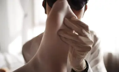 นิทานเรื่องแฟนพันธุ์แท้เท้าบังคับเท้า เล่นตุ๊กตา 2