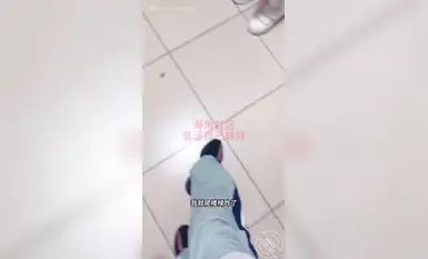 私は妹のことを妄想する - エレベーターで妹を捕まえて激しく擦ったが、彼女は叫ぶ勇気がなかった