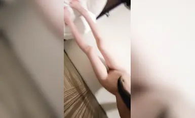 แนะนำความงามใหม่ [อย่าก่อเรื่องนะที่รัก] หน้าอกสุดน่ารักเชิดขึ้น หุ่นก็สวยเป๊ะ เลียเองได้ ขาเดียว จิ๋มเล็กนุ่ม เสียบแน่นติดพื้น ช่วยตัวเองก็เพลิน (7)