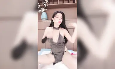 วิดีโอสวัสดิการเดือนกันยายนของต้าจี๋ที่สมจริง [ไป๋ซี] หุ่นปีศาจถุงน่องมันวาวเสือขาวสวยงามมีความสุขทางปากพุ่งออกมา (9)