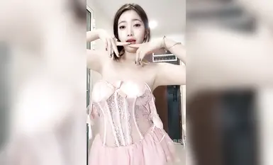 Penari bogel berkualiti tinggi [Qingmei Qingye] payudara goyang gila, susuk tubuh yang hebat, postur goyang faraj yang kaya dan pelbagai! (5)