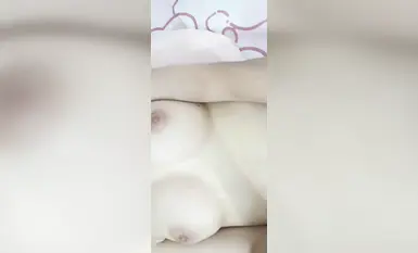 邻家学妹和线上男友视频，美乳嫩穴白虎自慰(4)