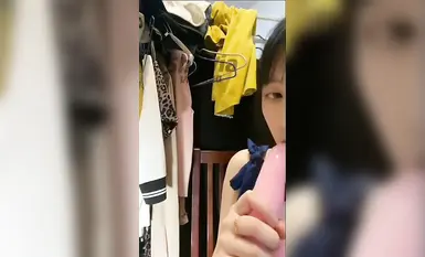 ShyVia นักศึกษาสาวสวยสง่าโชว์หน้าและช่วยตัวเอง (2)