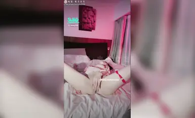 多位高顏值美女一對一視頻，大尺度阿黑顏自慰潮噴 個個是只乖巧聽話狗狗 (4)