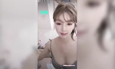 多位高顏值美女一對一視頻，大尺度阿黑顏自慰潮噴 個個是只乖巧聽話狗狗 (6)