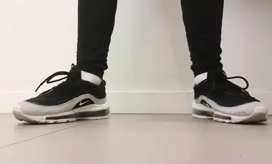 极品神仙颜值学生妹户外商场更衣室自慰