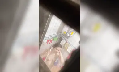 偷拍朋友妹妹洗澡5