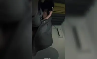 2025年10月最新，【重磅】极品反差推特女大学生【少萝涵】付费大尺度视频，完美露脸，清纯反差爱约炮，白虎粉穴(8)