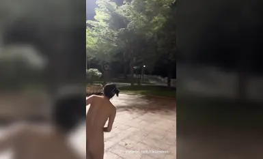 Trần nhà hé lộ phiên bản đầy đủ mới nhất của tác phẩm của người phụ nữ trưởng thành điên rồ [cikaimoon], khỏa thân hoàn toàn ở nơi công cộng, cho thấy người bạn thân nhất của cô ấy trong nhiều cảnh phơi bày khác nhau ở nông thôn và thành phố (1)