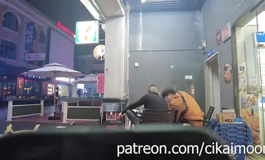 天花板露出狂人御姐【cikaimoon】最新作品完整版时长，人前全裸协闺蜜乡间城市各种露出(3)