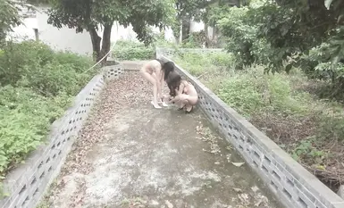 เพดานเผยให้เห็นผลงานล่าสุดฉบับเต็มของหญิงสาววัยกลางคนที่บ้าคลั่ง [cikaimoon] ภาพเปลือยทั้งหมดในที่สาธารณะ เผยให้เห็นเพื่อนสนิทของเธอในฉากต่างๆ ทั้งในชนบทและในเมือง (5)