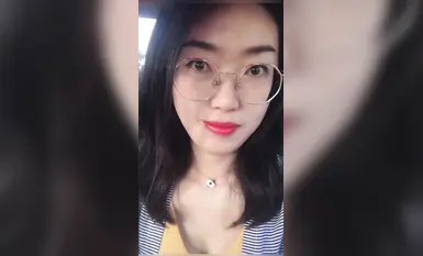 大長腿眼鏡婊，被男友操的淫叫不停