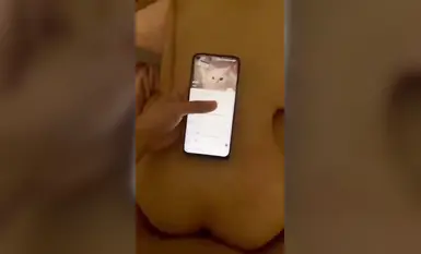 推特辭醬 蜜桃臀後入居家自拍，極品粉穴水汪汪小淫娃 (1)