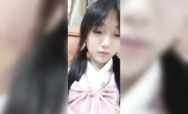 Isang cute na babae sa tabi ng bahay at ang kanyang online na kasintahan ay may 1v1 na relasyon. Maganda ang kanyang dibdib at basang ari. Nakikisali sila sa virtual sex at online BDSM. Kapansin-pansin ang kaibahan. (3)