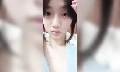 Isang cute na babae sa tabi ng bahay at ang kanyang online na kasintahan ay may 1v1 na relasyon. Maganda ang kanyang dibdib at basang ari. Nakikisali sila sa virtual sex at online BDSM. Kapansin-pansin ang kaibahan. (6)