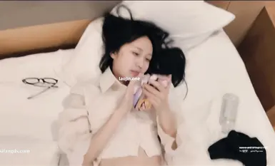 2025年10月最新【重磅】超美清純素人小學妹【20分鍾完整版】跟男友教室口 旅館啪啪 好純，真的好羞澀 (3)