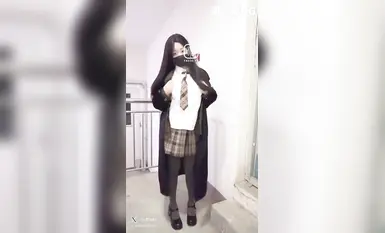 [Outdoor Fierce Battle] Little Sheep MM - JK short skirt and her boyfriend made love in the park, she felt so good being violated by his hard penis. She was naked on the stairs and his semen filled her tender hole.