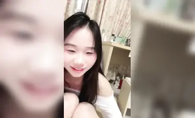 可爱甜美小学妹【清纯女不高】可纯可骚~道具爆插猛喷带闺蜜下海，裸聊自慰(3)