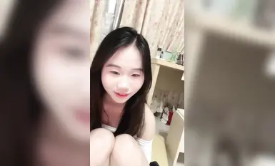 可爱甜美小学妹【清纯女不高】可纯可骚~道具爆插猛喷带闺蜜下海，裸聊自慰(3)