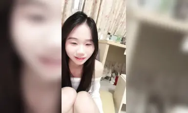 可爱甜美小学妹【清纯女不高】可纯可骚~道具爆插猛喷带闺蜜下海，裸聊自慰(3)