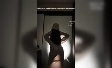 藝校活潑露臉美女【玉米yum_707】最新VIP長視頻作品，刮陰毛玩具紫薇+萬聖節限定 (1)