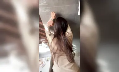 彌川 把前女友開發為小母狗的留戀，床上紅色情趣任意玩弄。