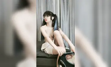 Cô gái đeo kính hai bím @ Tôi đã bị đùa giỡn đến mức kiệt sức - một video táo bạo và tiết lộ (2)