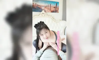 极品媚黑萝莉人妻冰凌紫萱，露脸力作。戴上面具是你们的JK洛丽塔，现实中却是良家人妻。 (1)