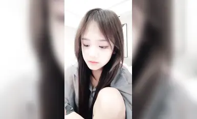 騷狐狸精 極品巨乳嫩妹，天然大胸美少女，童顏酥胸一線天美穴。 (1)