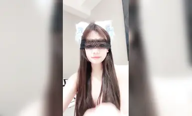 骚狐狸精极品巨乳嫩妹，天然大胸美少女，童颜酥胸一线天美穴。 (7)