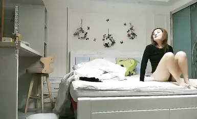 Atas permintaan rakan-rakan saya, saya mengadakan pusingan kedua dengan gadis gim. Badannya yang tembam dan merah jambu amat memuaskan hati untuk meniduri, dan bunyi rintihan dan rintihannya memabukkan.