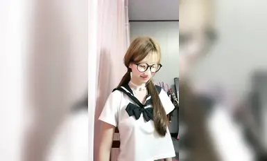 11月14日アプリ内課金：ロリ系とは対照的なキュートでハイクオリティなメス犬「Egg Yolk」が、1対1のオンラインBDSMプレイに登場。とても従順で、命令には忠実。メガネっ娘だってセクシー。たちまち興奮を誘います。