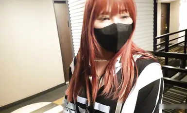 大奶肥臀少女福利姬【小小Q】欲盖弥彰的乳头小穴，街头露出危险走光